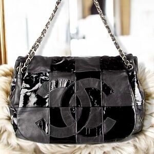 CHANEL Black lambskin and patent quilted leather CHANEL Brooklyn Bag "Retired"
